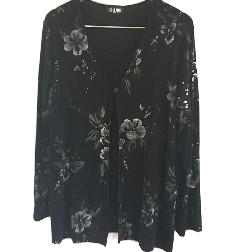 Black long sleeve blouse. Black, 2Xl. Es- Se
